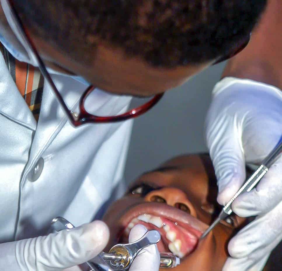 Fast and effective 1-hour teeth whitening service for instant results Aylesbury